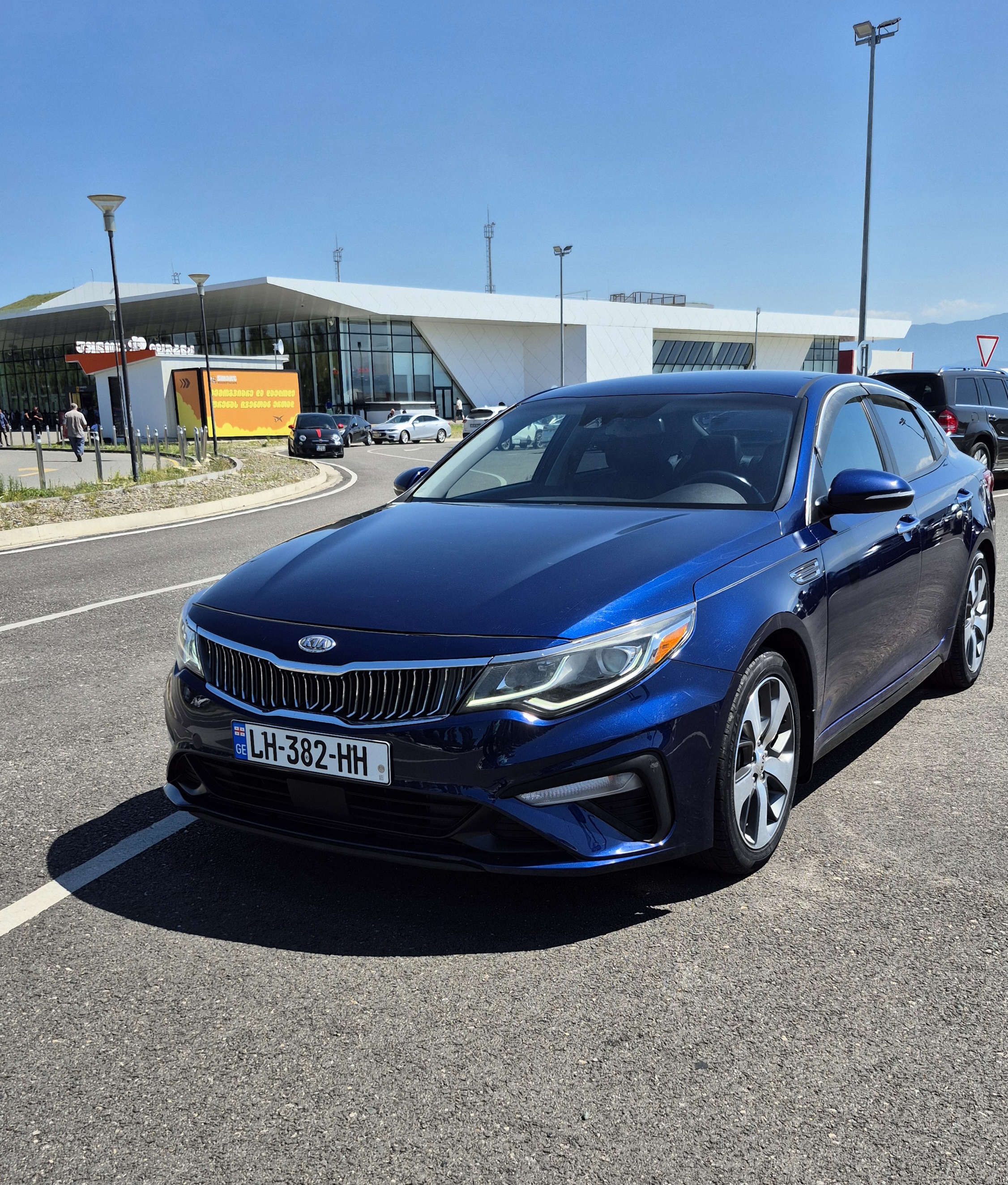 Kia Optima 2019 — airport car rental