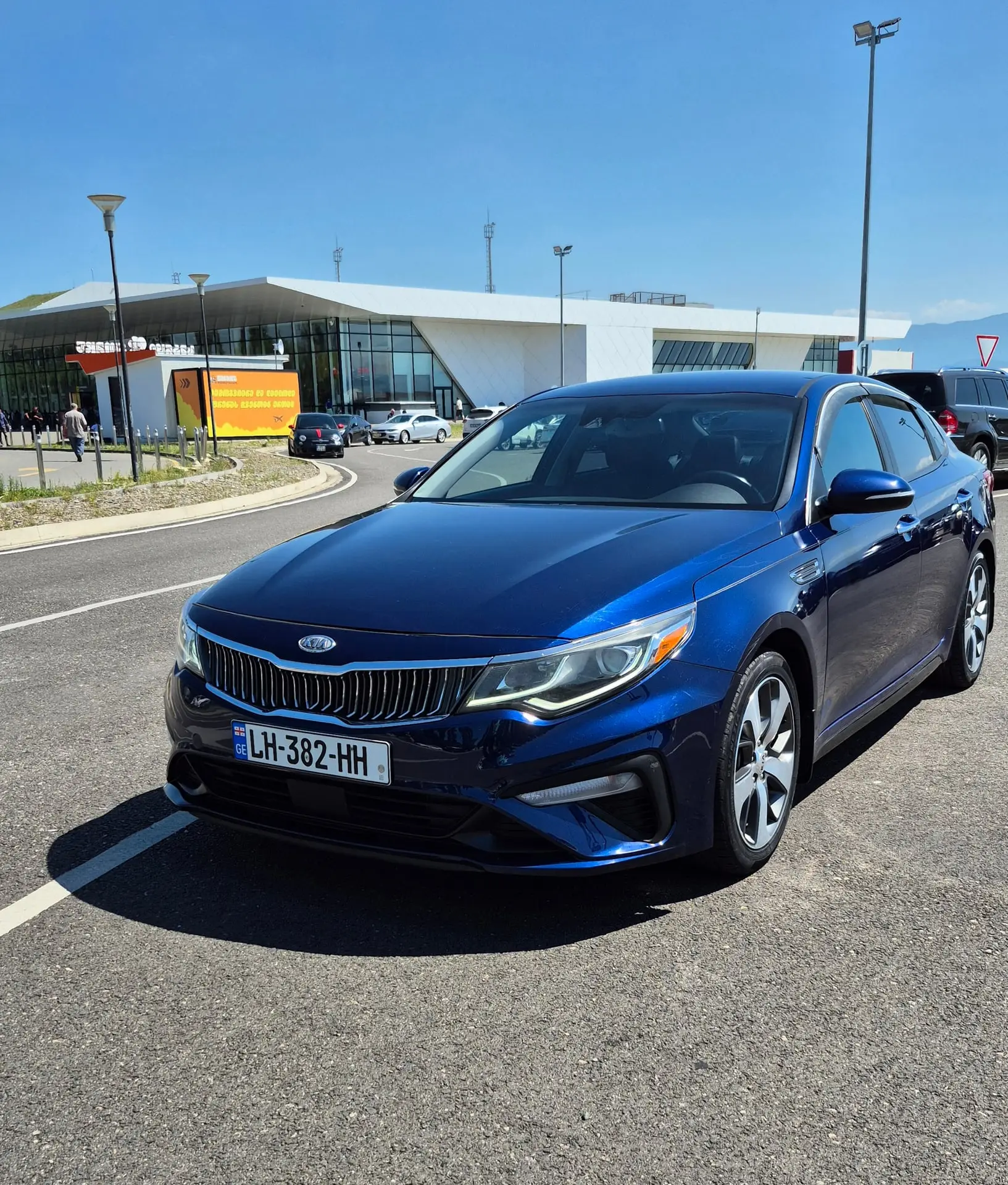 Kia Optima 2019 — airport car rental