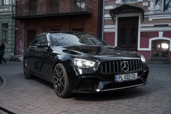 Mercedes-Benz E-Class 2016 — airport car rental