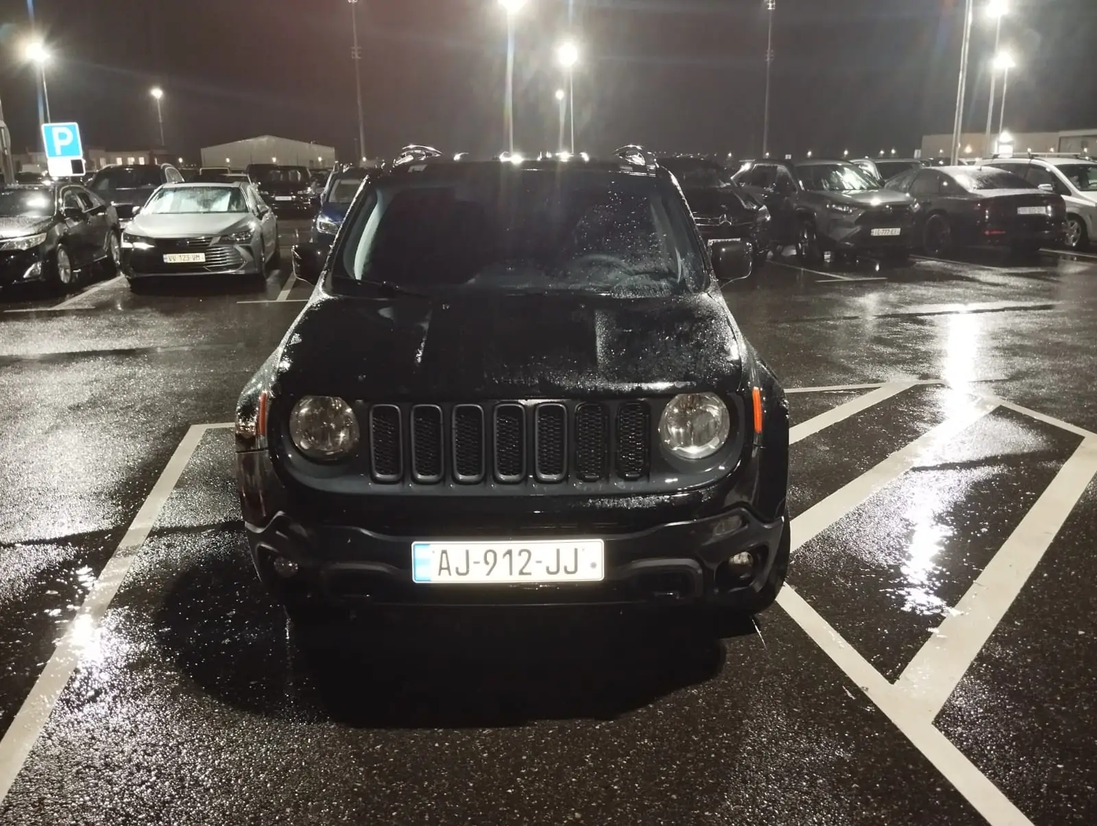 Jeep Renegade 2018 — airport car rental