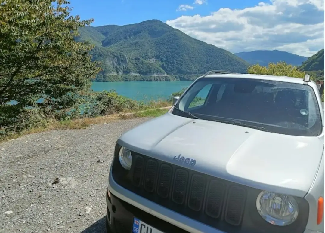 Jeep Renegade 2016 — airport car rental