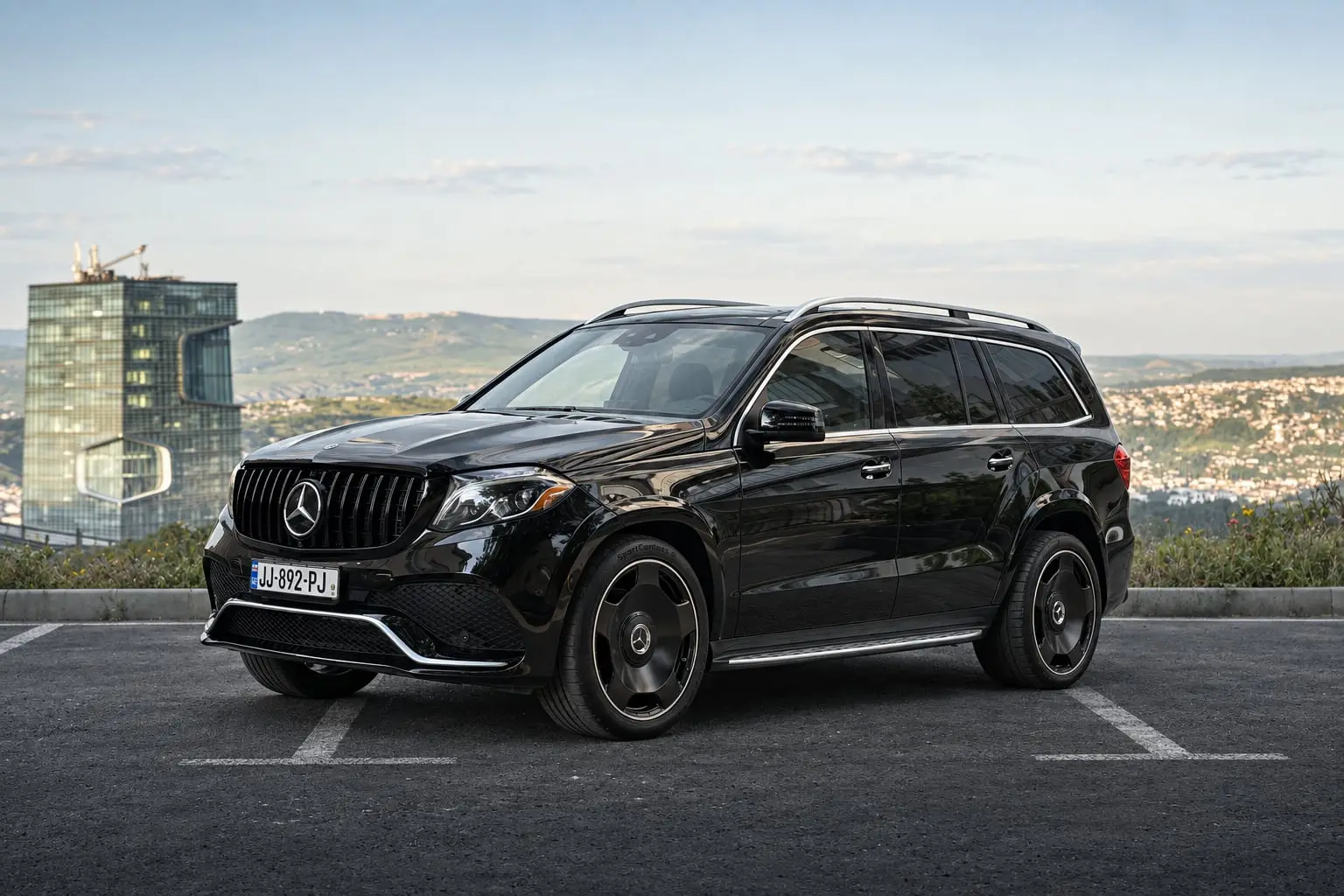 Mercedes-Benz GLS 2018 — airport car rental